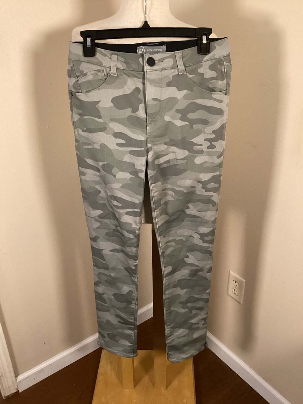 Wit & Wisdom Ab-Solution High Waist Camo Ankle Skinny Pants Size 2